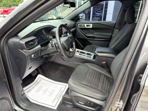 Used 2020 Ford Explorer XLT RWD image 12