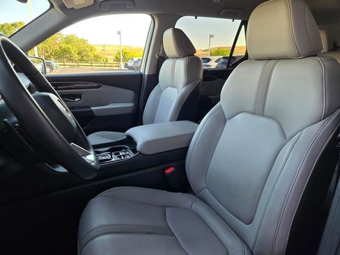 Used 2025 Honda Pilot EX-L image 19