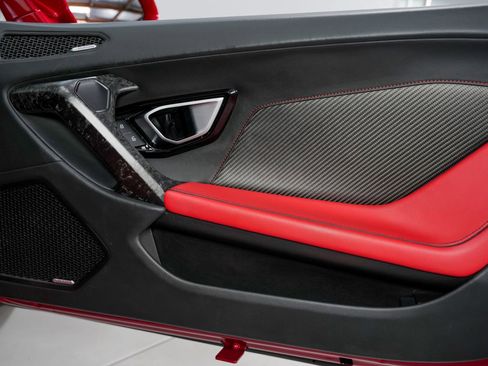 Used 2021 Lamborghini Huracan EVO AWD/4WD image 35