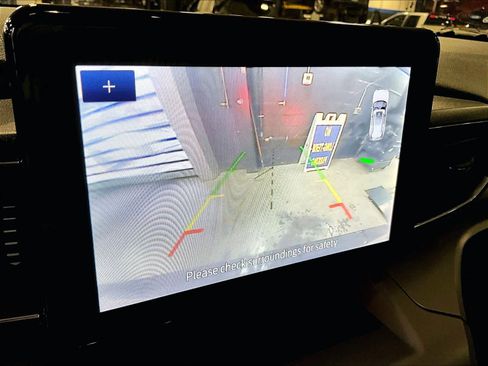 Used 2022 Ford Explorer XLT w/ Equipment Group 202A image 20