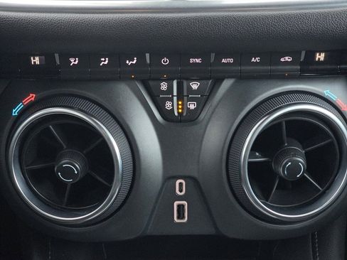 Used 2022 Chevrolet Blazer LT image 13