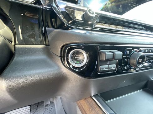 Certified 2023 Chevrolet Silverado 1500 High Country w/ High Country Premium Package AWD/4WD image 17