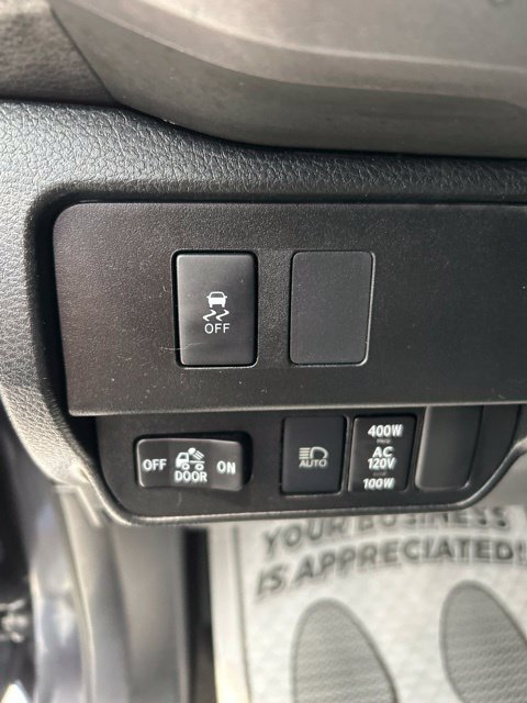 Certified 2020 Toyota Tacoma TRD Off-Road AWD/4WD image 8