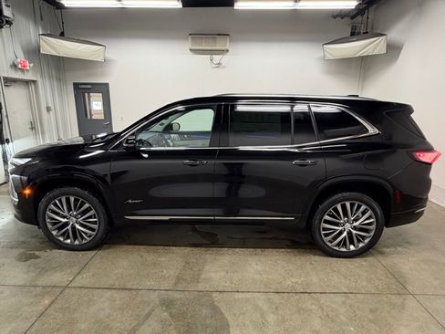New 2026 Buick Enclave Avenir w/ Super Cruise Package image 8