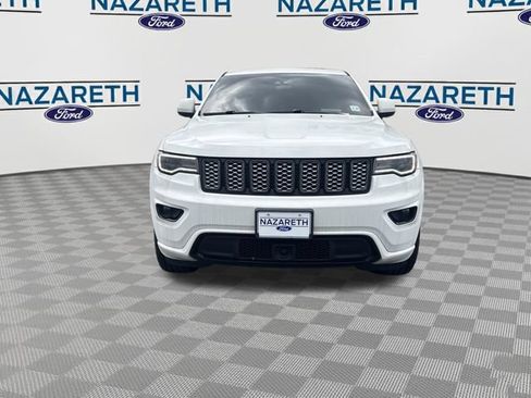 Used 2021 Jeep Grand Cherokee Laredo X AWD/4WD image 2