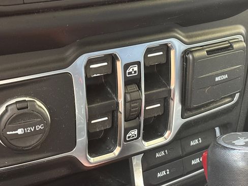 Used 2021 Jeep Wrangler Unlimited Sahara w/ Cold Weather Group image 50