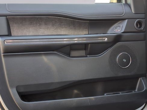Used 2021 Ford Expedition Limited AWD/4WD image 16