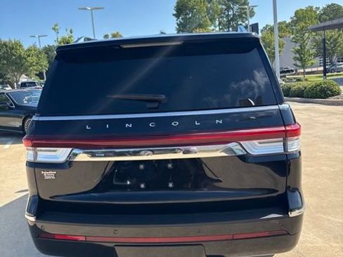 Used 2024 Lincoln Navigator Reserve AWD/4WD image 7