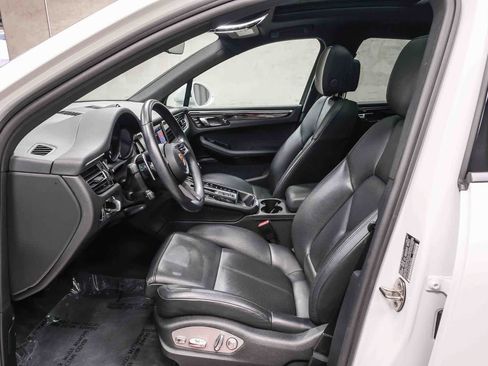 Used 2023 Porsche Macan AWD/4WD image 24
