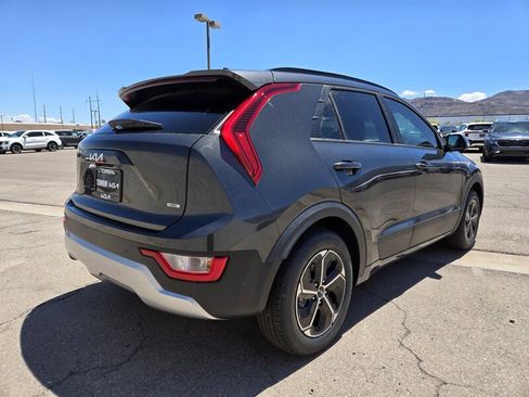 New 2025 Kia Niro EX image 3