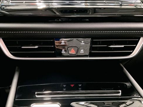 New 2026 Volkswagen Atlas SE image 21