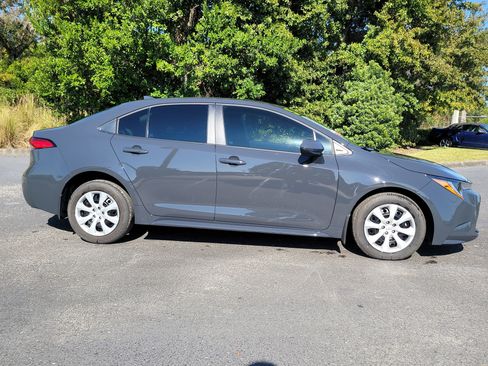 Certified 2025 Toyota Corolla LE image 9