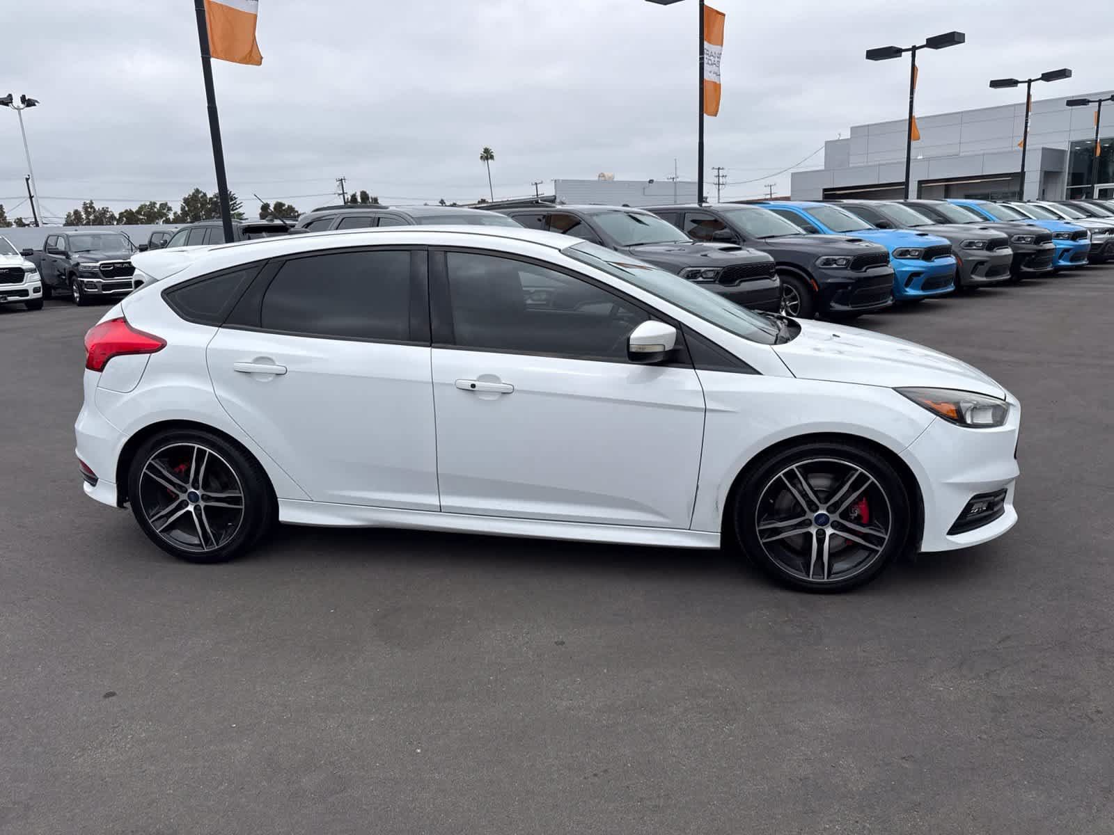 Used 2017 Ford Focus ST FWD image 6