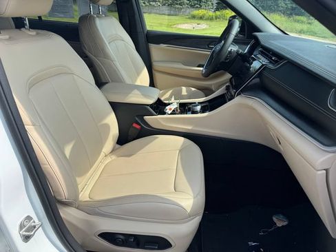 Certified 2023 Jeep Grand Cherokee L Limited w/ Luxury Tech Group II AWD/4WD image 14