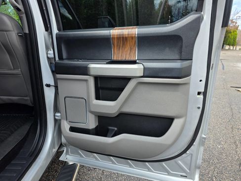 Used 2018 Ford F150 Lariat w/ Equipment Group 501A Mid image 33