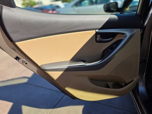 Used 2012 Hyundai Elantra Limited w/ Technology Pkg 5 image 25