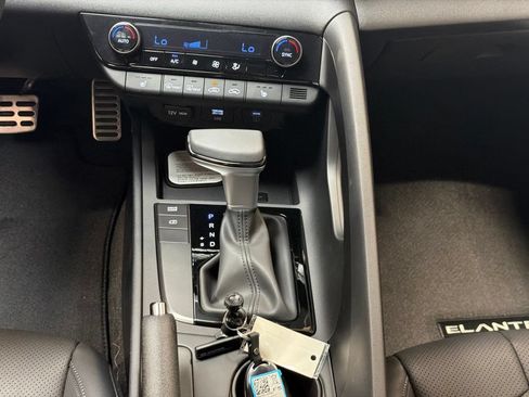 New 2026 Hyundai Elantra SEL Sport FWD image 15