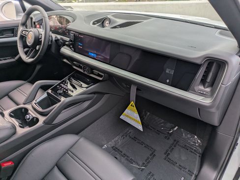 New 2026 Porsche Cayenne Coupe image 26