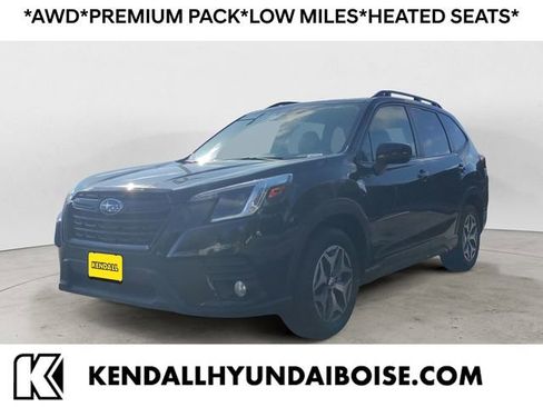 Used 2022 Subaru Forester Premium image 1