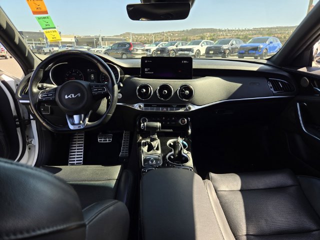 Used 2022 Kia Stinger GT-Line w/ Sun & Sound Package RWD image 13