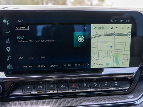 Used 2023 Chevrolet Silverado 1500 ZR2 w/ Technology Package image 17