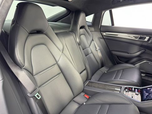 Used 2022 Porsche Panamera Turbo S w/ Premium Package image 45