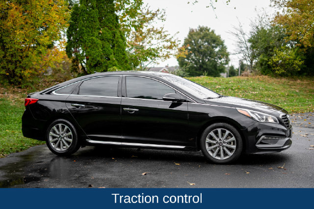 Used 2016 Hyundai Sonata Limited w/ Option Group 05 FWD image 4