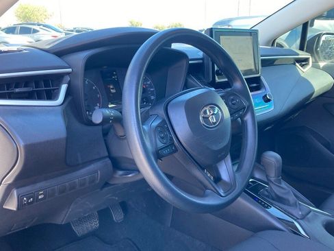Used 2025 Toyota Corolla LE image 8