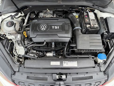 Used 2019 Volkswagen GTI SE FWD image 31