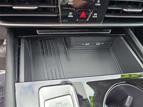 Used 2025 Volkswagen Atlas SE image 19