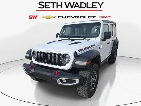 Used 2024 Jeep Wrangler Unlimited Rubicon AWD/4WD image 3