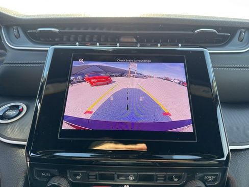 New 2025 Jeep Grand Cherokee L Altitude image 18