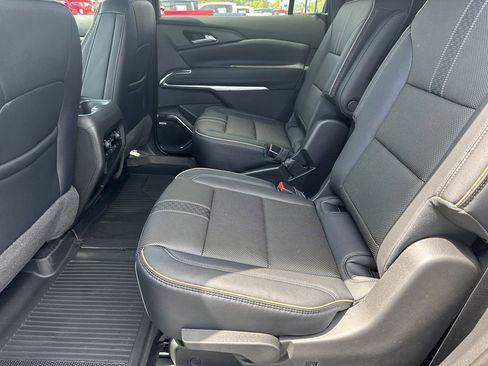 New 2026 Chevrolet Traverse High Country w/ LPO, Floor Liner Package FWD image 22