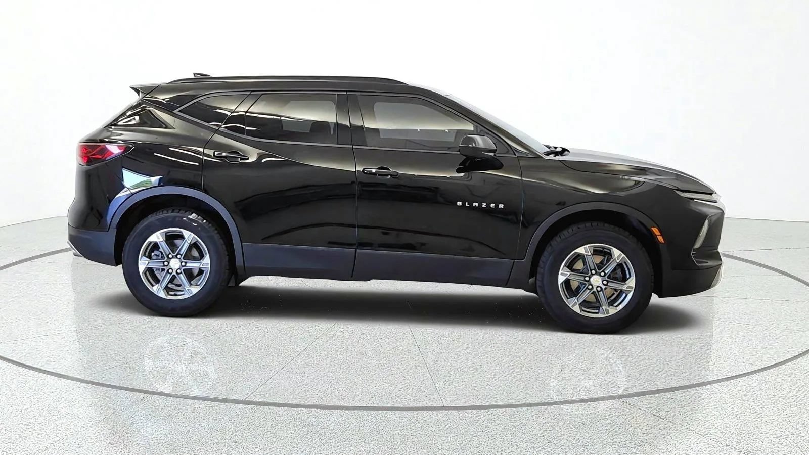 Used 2024 Chevrolet Blazer LT w/ Convenience Package FWD image 10