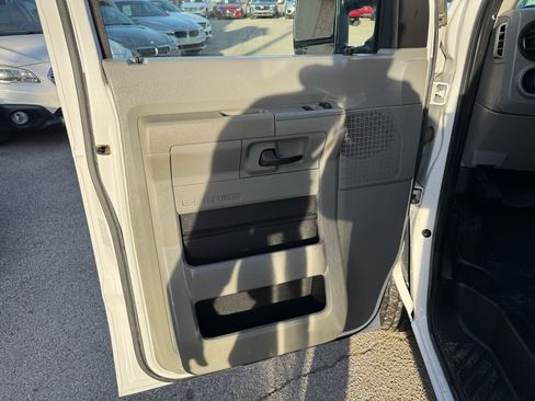 Used 2019 Ford E-350 and Econoline 350 Super Duty w/ Power Windows & Locks Group image 11