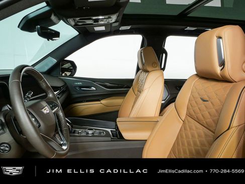 Used 2024 Cadillac Escalade Sport w/ LPO, ONYX Package AWD/4WD image 5