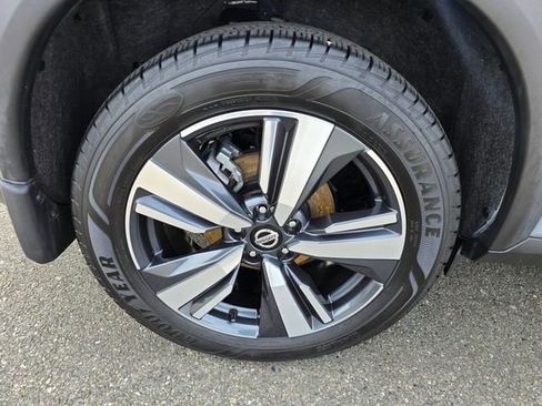 Used 2021 Nissan Rogue SL w/ Premium Package image 5