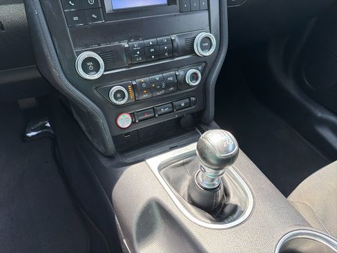 Used 2020 Ford Mustang Coupe RWD image 16