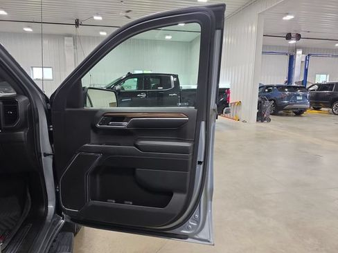 Used 2024 Chevrolet Silverado 1500 RST AWD/4WD image 30