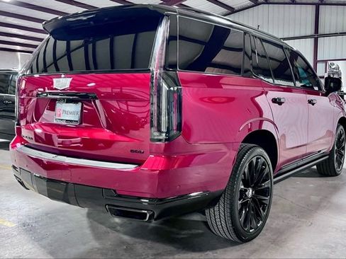 Used 2026 Cadillac Escalade Platinum Sport w/ LPO, ONYX Package image 3