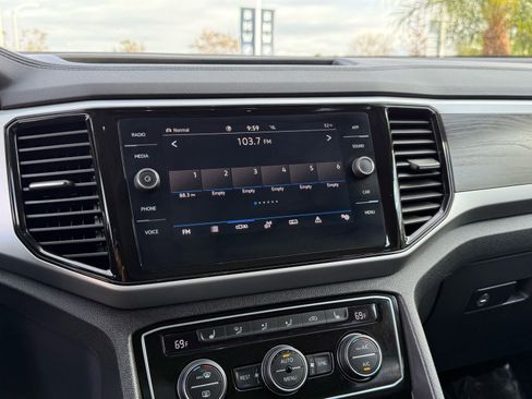 Used 2023 Volkswagen Atlas SE w/ Black Wheel Package image 29