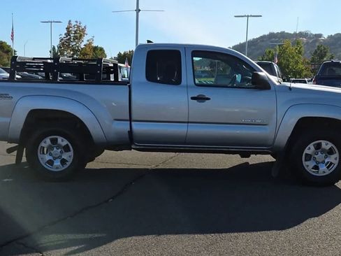 Used 2012 Toyota Tacoma 4x4 Access Cab V6 w/ TRD Off-Road Pkg image 9