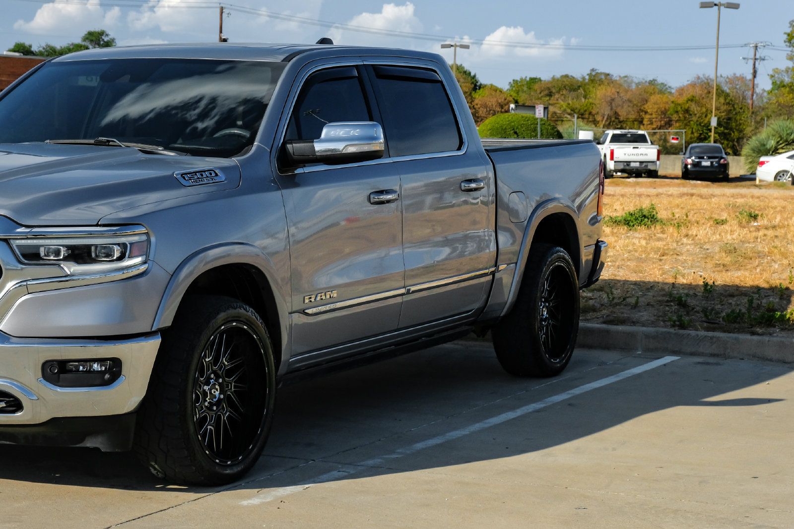 Used 2020 RAM 1500 Limited AWD/4WD image 9