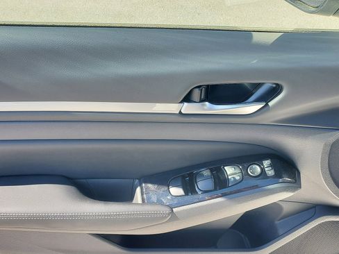 New 2025 Nissan Altima 2.5 SL FWD image 17