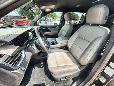 Certified 2026 GMC Acadia Elevation w/ Elevation Premium Package FWD image 18