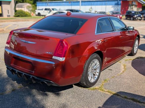Used 2021 Chrysler 300 Touring L RWD image 4