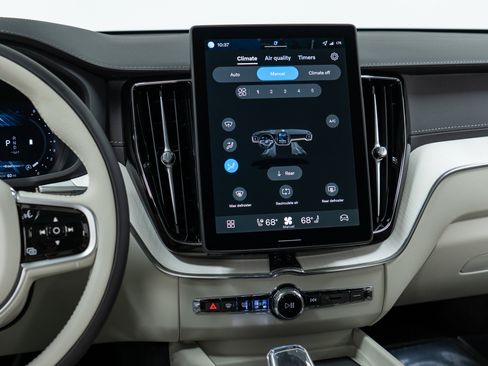 New 2026 Volvo XC60 B5 Ultra w/ Protection Package Premier image 19