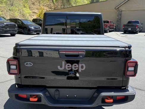 Used 2024 Jeep Gladiator Mojave w/ Safety Group AWD/4WD image 6