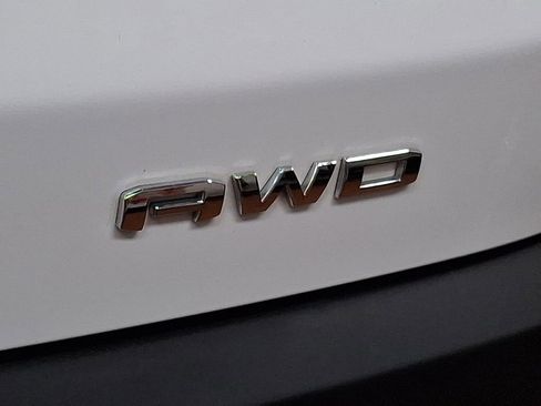 Used 2021 GMC Acadia SLE w/ Driver Convenience Package image 29