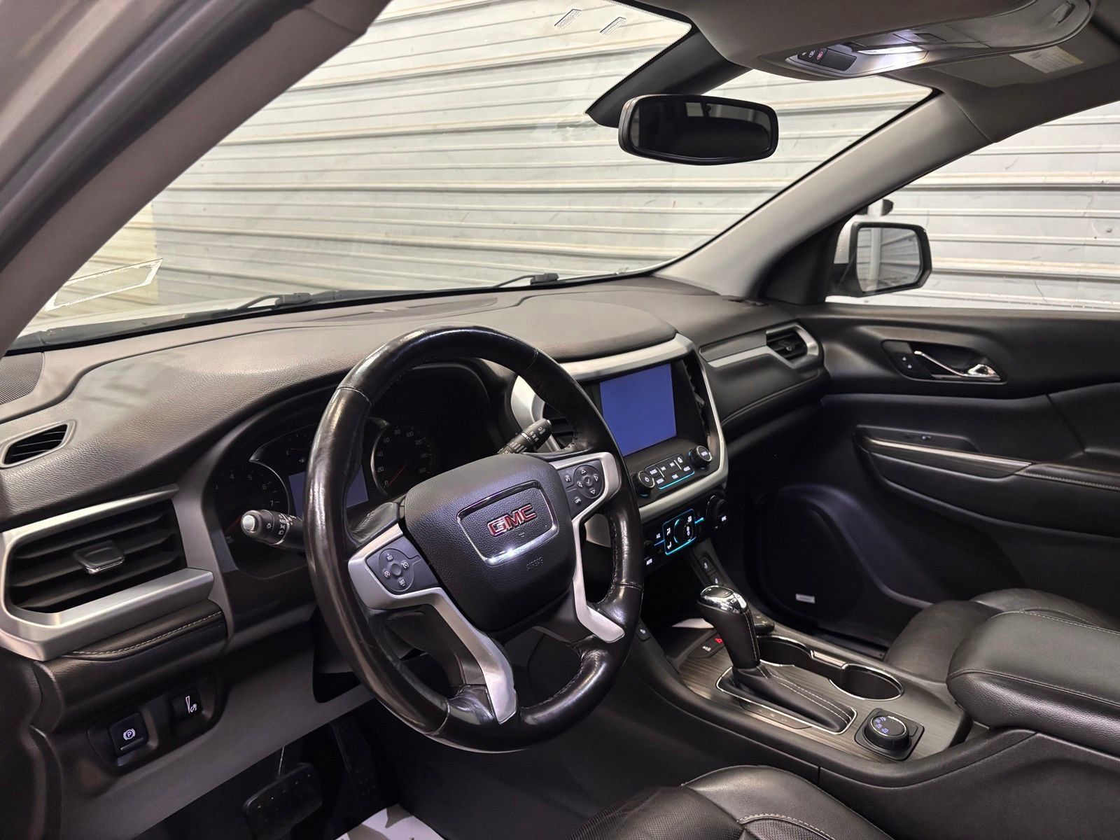 Used 2018 GMC Acadia SLT AWD/4WD image 10